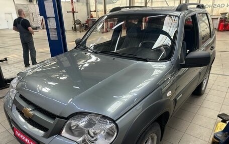 Chevrolet Niva I рестайлинг, 2013 год, 590 000 рублей, 1 фотография