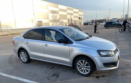 Volkswagen Polo VI (EU Market), 2013 год, 820 000 рублей, 2 фотография