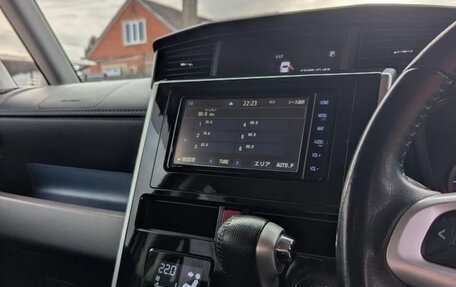 Toyota Roomy I, 2018 год, 1 175 000 рублей, 14 фотография