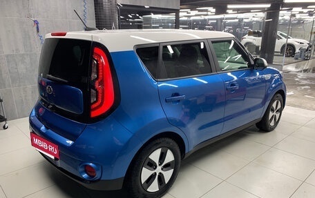KIA Soul EV I, 2017 год, 1 600 000 рублей, 2 фотография