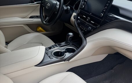 Toyota Camry, 2022 год, 3 450 000 рублей, 9 фотография