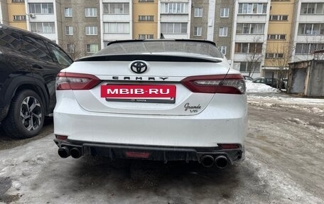 Toyota Camry, 2022 год, 3 450 000 рублей, 4 фотография