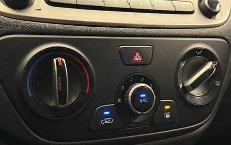 Hyundai Solaris II рестайлинг, 2019 год, 850 000 рублей, 25 фотография