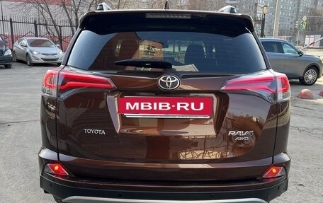 Toyota RAV4, 2017 год, 2 289 000 рублей, 3 фотография