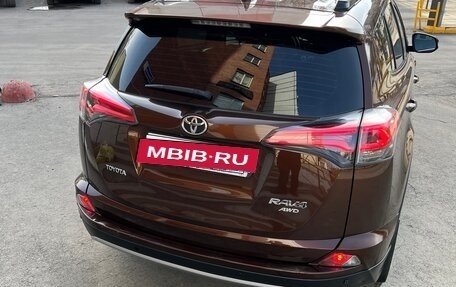 Toyota RAV4, 2017 год, 2 289 000 рублей, 24 фотография