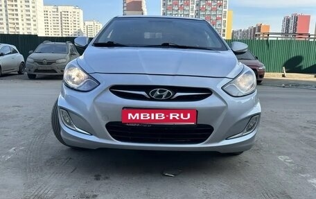 Hyundai Solaris II рестайлинг, 2011 год, 699 000 рублей, 2 фотография