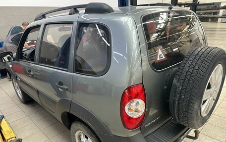 Chevrolet Niva I рестайлинг, 2013 год, 590 000 рублей, 4 фотография