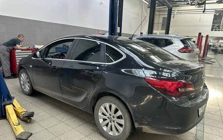 Opel Astra J, 2014 год, 890 000 рублей, 3 фотография