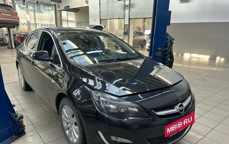 Opel Astra J, 2014 год, 890 000 рублей, 2 фотография