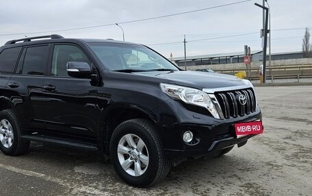 Toyota Land Cruiser Prado 150 рестайлинг 2, 2015 год, 3 250 000 рублей, 1 фотография
