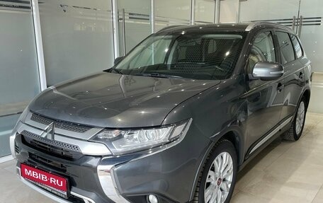 Mitsubishi Outlander III рестайлинг 3, 2020 год, 2 260 000 рублей, 1 фотография
