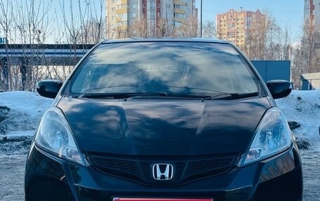 Honda Fit III, 2013 год, 750 000 рублей, 1 фотография