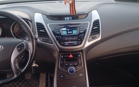 Hyundai Elantra V, 2014 год, 1 000 000 рублей, 10 фотография