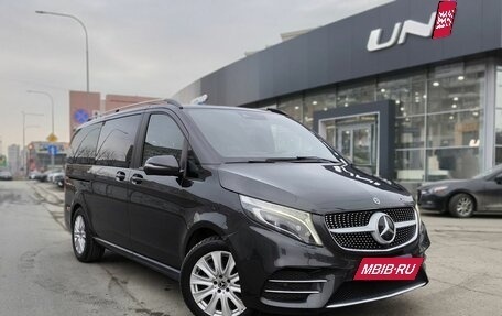 Mercedes-Benz V-Класс, 2019 год, 5 250 000 рублей, 3 фотография