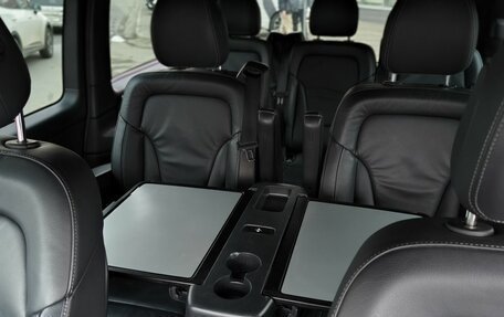 Mercedes-Benz V-Класс, 2019 год, 5 250 000 рублей, 20 фотография