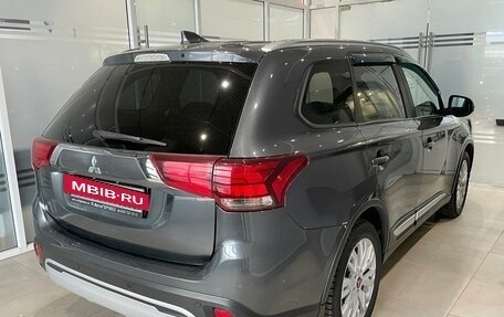 Mitsubishi Outlander III рестайлинг 3, 2020 год, 2 260 000 рублей, 4 фотография