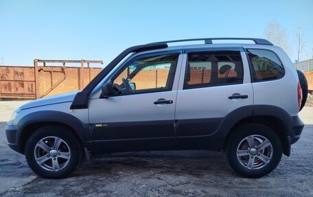 Chevrolet Niva I рестайлинг, 2017 год, 850 000 рублей, 4 фотография