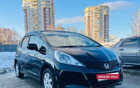 Honda Fit III, 2013 год, 750 000 рублей, 2 фотография
