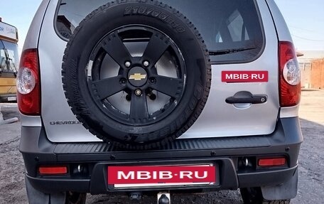 Chevrolet Niva I рестайлинг, 2017 год, 850 000 рублей, 2 фотография