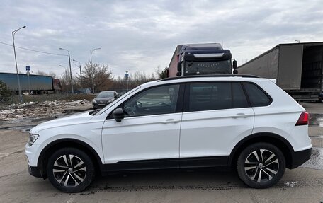 Volkswagen Tiguan II, 2020 год, 2 350 000 рублей, 2 фотография