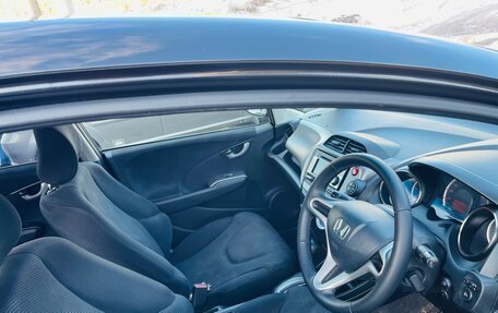 Honda Fit III, 2013 год, 750 000 рублей, 27 фотография