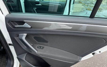 Volkswagen Tiguan II, 2020 год, 2 350 000 рублей, 19 фотография