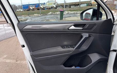 Volkswagen Tiguan II, 2020 год, 2 350 000 рублей, 21 фотография