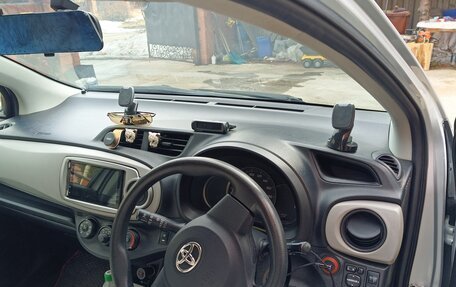 Toyota Vitz, 2012 год, 700 000 рублей, 5 фотография