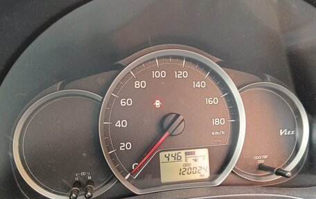 Toyota Vitz, 2012 год, 700 000 рублей, 4 фотография