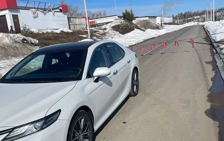 Toyota Camry, 2023 год, 3 900 000 рублей, 2 фотография