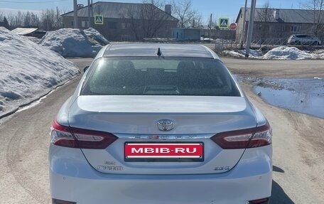 Toyota Camry, 2023 год, 3 900 000 рублей, 6 фотография