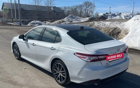 Toyota Camry, 2023 год, 3 900 000 рублей, 7 фотография