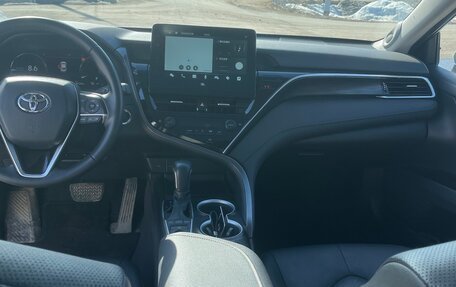 Toyota Camry, 2023 год, 3 900 000 рублей, 10 фотография