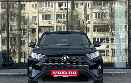 Toyota RAV4, 2019 год, 3 350 000 рублей, 2 фотография