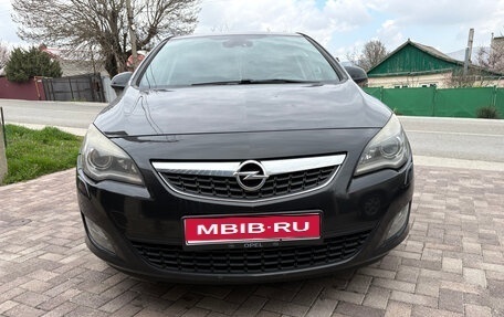 Opel Astra J, 2011 год, 980 000 рублей, 1 фотография