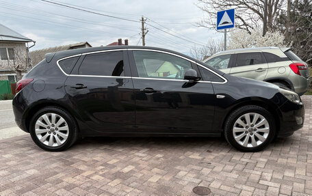 Opel Astra J, 2011 год, 980 000 рублей, 3 фотография