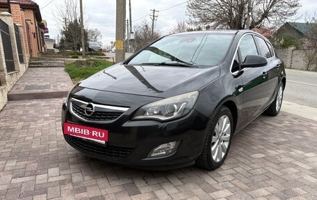 Opel Astra J, 2011 год, 980 000 рублей, 2 фотография