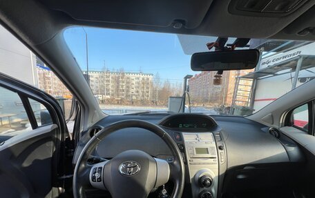 Toyota Yaris III рестайлинг, 2008 год, 600 000 рублей, 11 фотография