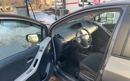 Toyota Yaris III рестайлинг, 2008 год, 600 000 рублей, 10 фотография