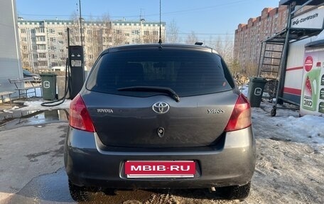 Toyota Yaris III рестайлинг, 2008 год, 600 000 рублей, 6 фотография