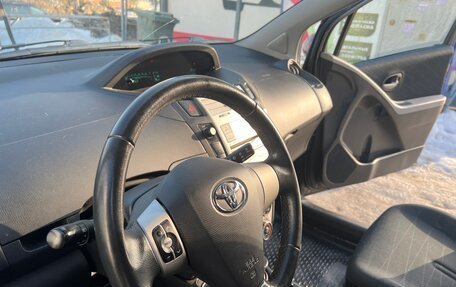Toyota Yaris III рестайлинг, 2008 год, 600 000 рублей, 19 фотография