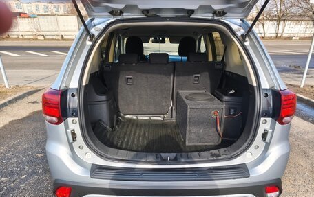 Mitsubishi Outlander III рестайлинг 3, 2020 год, 1 850 000 рублей, 9 фотография