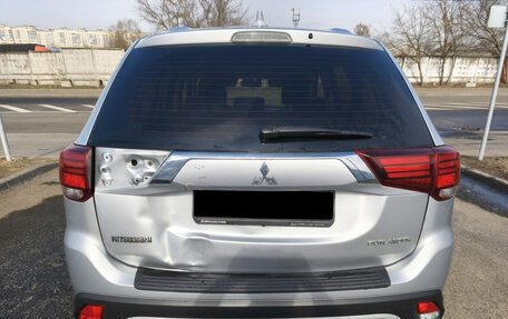 Mitsubishi Outlander III рестайлинг 3, 2020 год, 1 850 000 рублей, 7 фотография