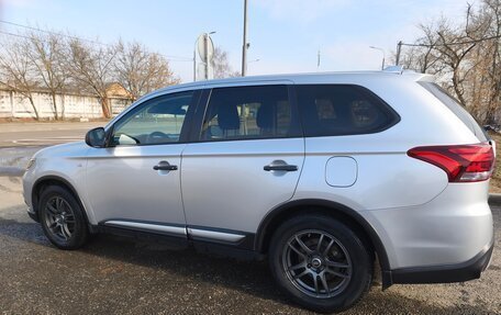Mitsubishi Outlander III рестайлинг 3, 2020 год, 1 850 000 рублей, 6 фотография