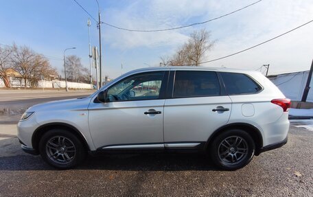 Mitsubishi Outlander III рестайлинг 3, 2020 год, 1 850 000 рублей, 4 фотография