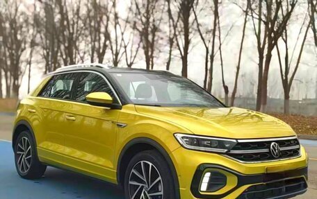 Volkswagen T-Roc I, 2023 год, 2 149 000 рублей, 3 фотография