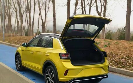 Volkswagen T-Roc I, 2023 год, 2 149 000 рублей, 6 фотография