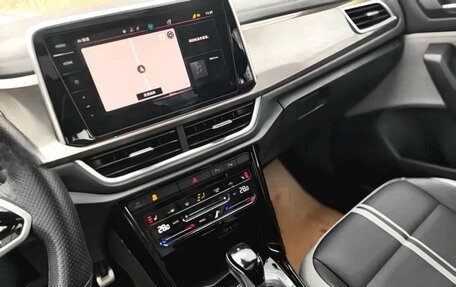 Volkswagen T-Roc I, 2023 год, 2 149 000 рублей, 10 фотография