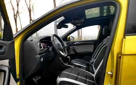 Volkswagen T-Roc I, 2023 год, 2 149 000 рублей, 8 фотография