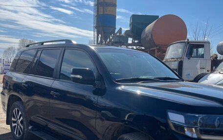 Toyota Land Cruiser 200, 2018 год, 7 000 000 рублей, 3 фотография